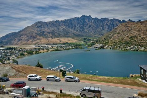 Photo of property in 8 Florence Close, Queenstown Hill, Queenstown, 9300