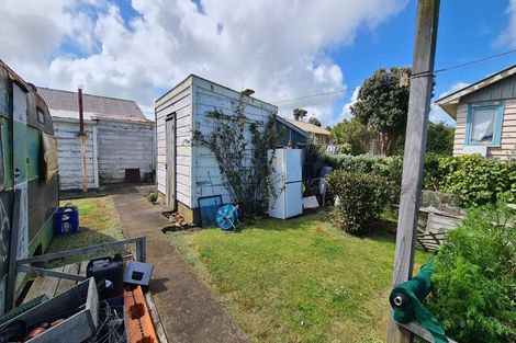 Photo of property in 10 King Street, Opunake, 4616