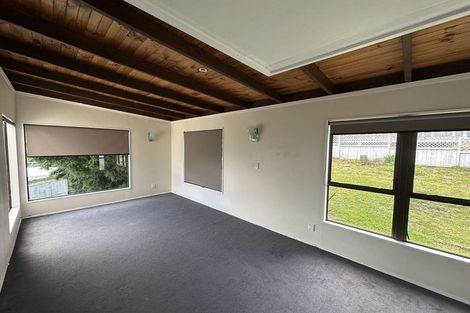 Photo of property in 22 Goodwood Drive, Goodwood Heights, Auckland, 2105