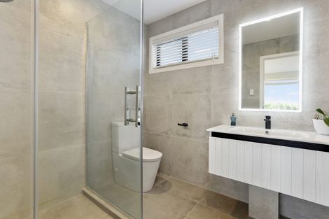 Photo of property in 7 Nerehana Place, Red Beach, 0932