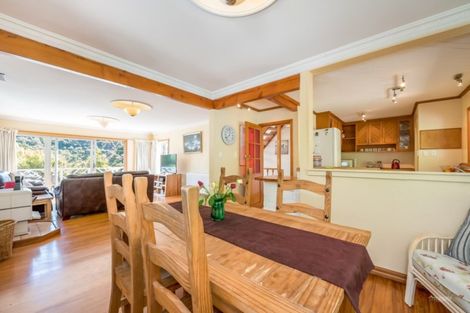 Photo of property in 124 Plateau Road, Te Marua, Upper Hutt, 5018