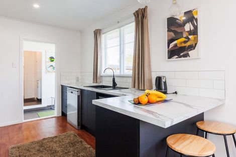 Photo of property in 17 Peters Avenue, Cloverlea, Palmerston North, 4412