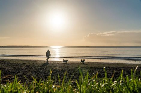 Photo of property in 1/7 Newstead Avenue, Browns Bay, Auckland, 0632