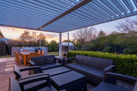Photo of property in 16 Flaxgrove Place, Parklands, Christchurch, 8083