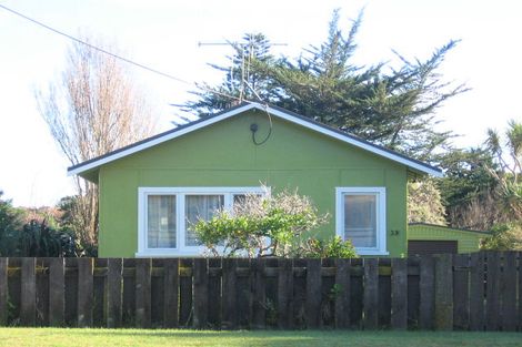 Photo of property in 39 Ngaio Street, Otaki Beach, Otaki, 5512