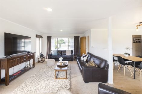Photo of property in 80 John F Kennedy Drive, Milson, Palmerston North, 4414