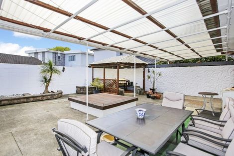 Photo of property in 5 Meadowcourt Drive, Manukau, Auckland, 2025