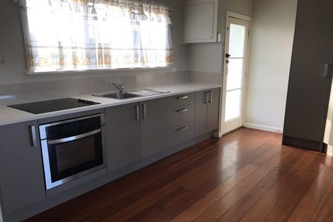 Photo of property in 868 East Coast Road, Northcross, Auckland, 0630