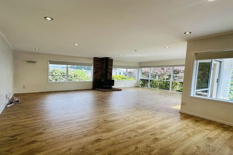 Photo of property in 22 Segedin Place, Glenfield, Auckland, 0629