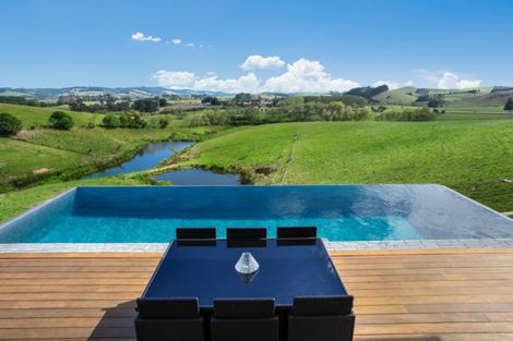 Photo of property in 525 Clevedon Kawakawa Road, Clevedon, 2585