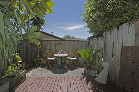 Photo of property in 54 Albionvale Road, Glen Eden, Auckland, 0602