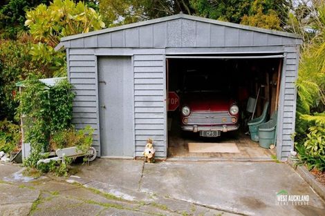 Photo of property in 26 Crystal Avenue, Glendene, Auckland, 0602