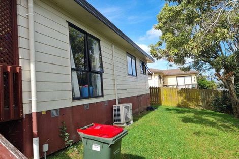 Photo of property in 2/21 Silver Creek Road, Weymouth, Auckland, 2103