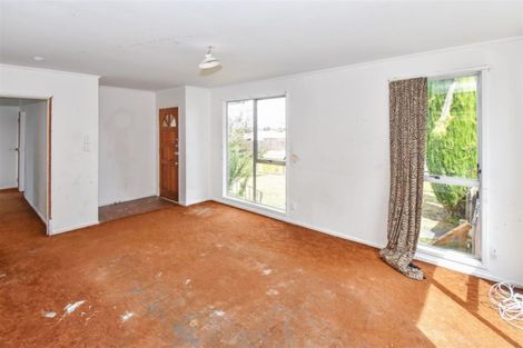 Photo of property in 122 Shifnal Drive, Randwick Park, Auckland, 2105