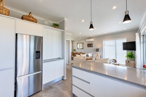 Photo of property in 989 East Coast Road, Kaiaua, Miranda, 2473