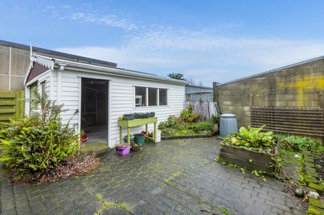 Photo of property in 2/10 Ponderosa Grove, Maoribank, Upper Hutt, 5018