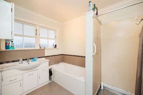 Photo of property in 14 Mudgway Place, Awapuni, Palmerston North, 4412