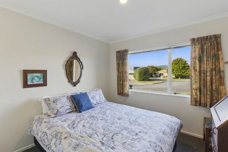Photo of property in 4 Monterosso Place, Paraparaumu Beach, Paraparaumu, 5032