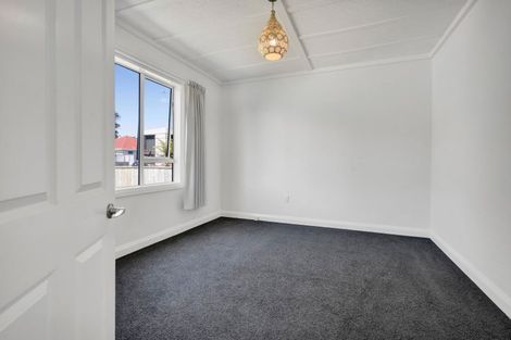 Photo of property in 30 Kahikatea Street, Inglewood, 4330