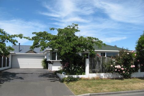 Photo of property in 2/2 Abingdon Court Avonhead Christchurch City