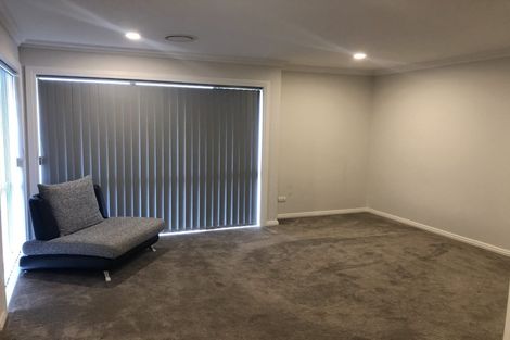 Photo of property in 4 Colliston Rise, Pinehill, Auckland, 0632