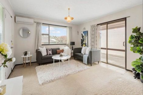 Photo of property in 1/11 Thornton Road, Milford, Auckland, 0620