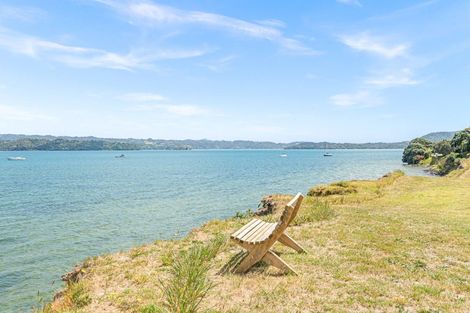 Photo of property in 36 Karoro Road, One Tree Point, 0118