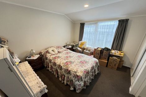 Photo of property in 1/12 Bernina Place, Weymouth, Auckland, 2103
