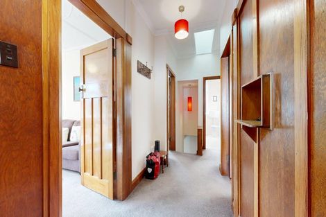 Photo of property in 2 Darlington Terrace, Miramar, Wellington, 6022