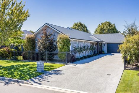 Photo of property in 21 Lewis Close, Rangiora, 7400