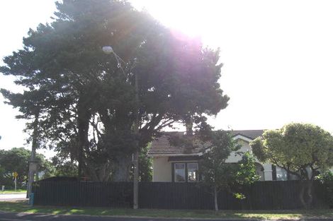 Photo of property in 1/34 Milford Road, Milford, Auckland, 0620