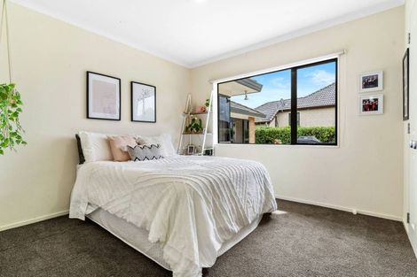 Photo of property in 36a Westerham Drive, Dannemora, Auckland, 2016