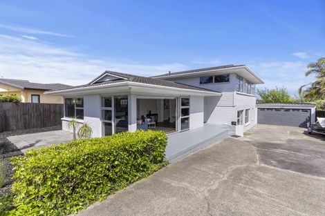 Photo of property in 24 Gulf Crest, Bucklands Beach, Auckland, 2012