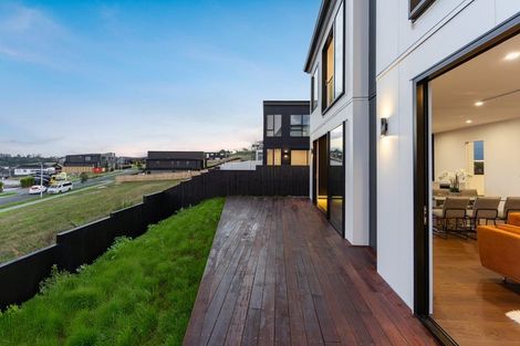 Photo of property in 218 Vaughans Road, Long Bay, Auckland, 0792