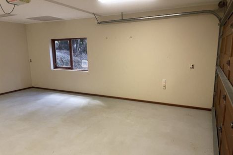 Photo of property in 71 Opanuku Road, Henderson Valley, Auckland, 0612