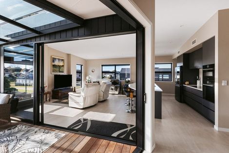 Photo of property in 18 Serenity Drive, Omokoroa, 3114