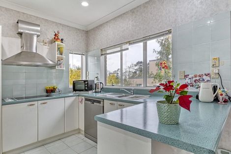 Photo of property in 10 Belvedere Court, West Harbour, Auckland, 0618