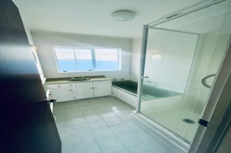 Photo of property in 1/5 Napoleon Avenue, Milford, Auckland, 0620