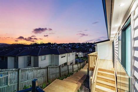 Photo of property in 126 San Valentino Drive, Henderson, Auckland, 0612