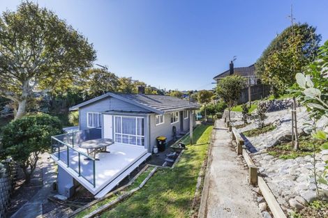 Photo of property in 26 Collins Avenue, Tawa, Wellington, 5028