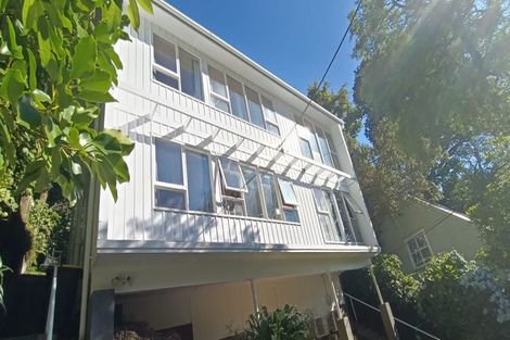 Photo of property in 42 Ngaio Road, Kelburn, Wellington, 6012