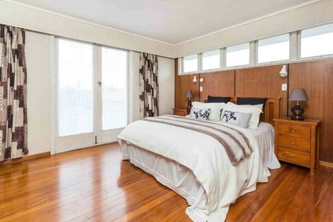 Photo of property in 4 Staveley Avenue, Mount Roskill, Auckland, 1041