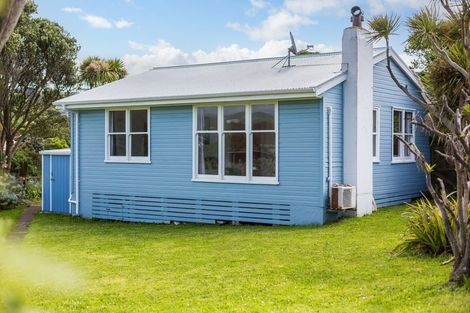 Photo of property in 105 Te Pene Avenue, Titahi Bay, Porirua, 5022