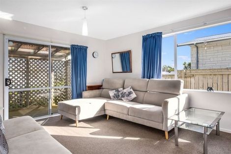 Photo of property in 43 Cleat Street, Whitby, Porirua, 5024