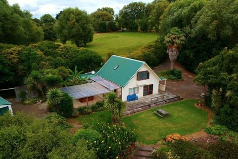 Photo of property in 18 Omarae Road, Pahi, Paparoa, 0571