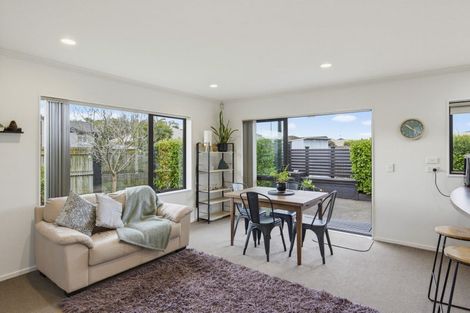 Photo of property in 20 Gandalf Crescent, Paraparaumu, 5032