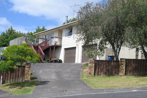 Photo of property in 16 Theban Place, Totara Vale, Auckland, 0629