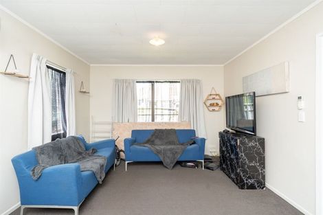 Photo of property in 25b Ross Crescent, Fairfield, Hamilton, 3214