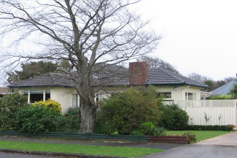 Photo of property in 14 Hughes Avenue, Hokowhitu, Palmerston North, 4410