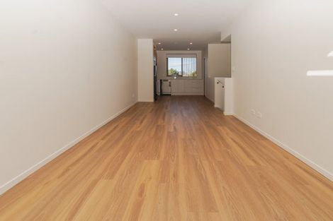 Photo of property in 8/2 Moor Avenue, Te Atatu Peninsula, Auckland, 0610